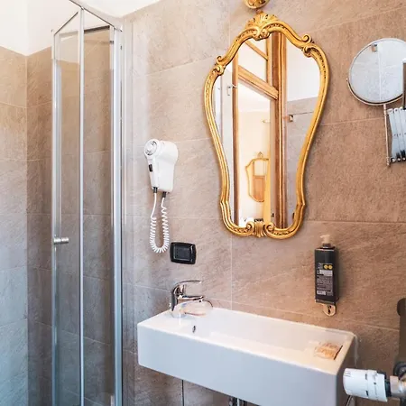 Golden Piazza Di Spagna Guest house Rome