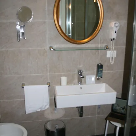 Golden Piazza Di Spagna 3*