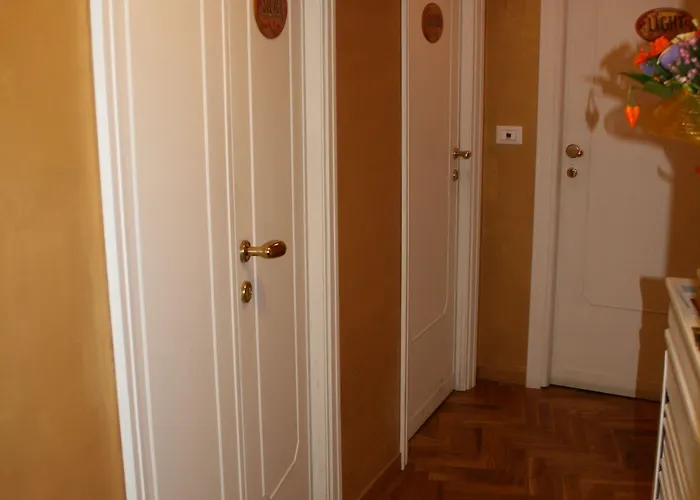 Golden Piazza Di Spagna 3* רומא