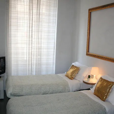 Golden Piazza Di Spagna ゲストハウス
