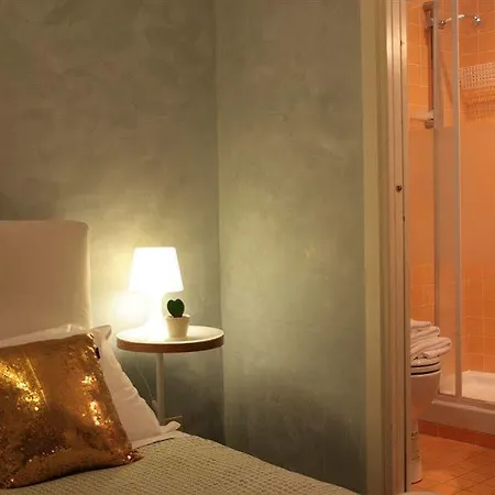 Golden Piazza Di Spagna ゲストハウス 3*