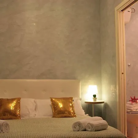 Golden Piazza Di Spagna ゲストハウス 3*